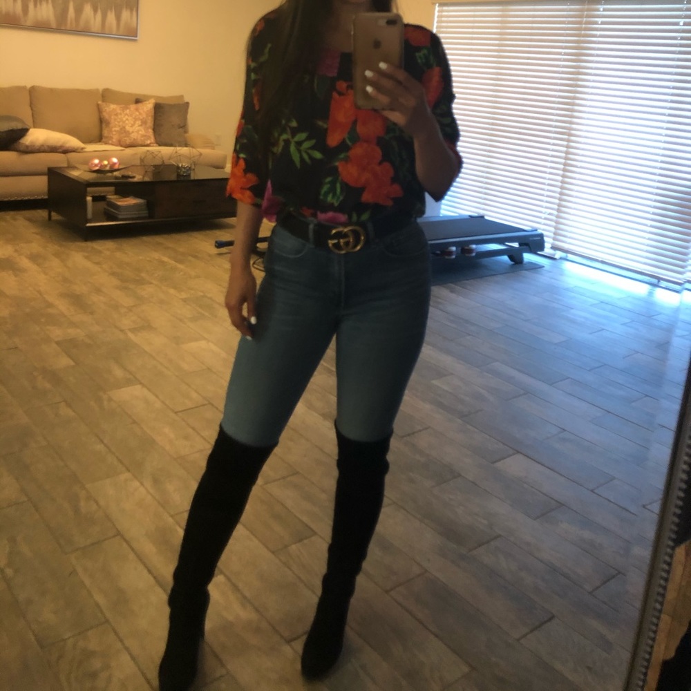 Floral Pattern Blouse - Picture 2 of 5